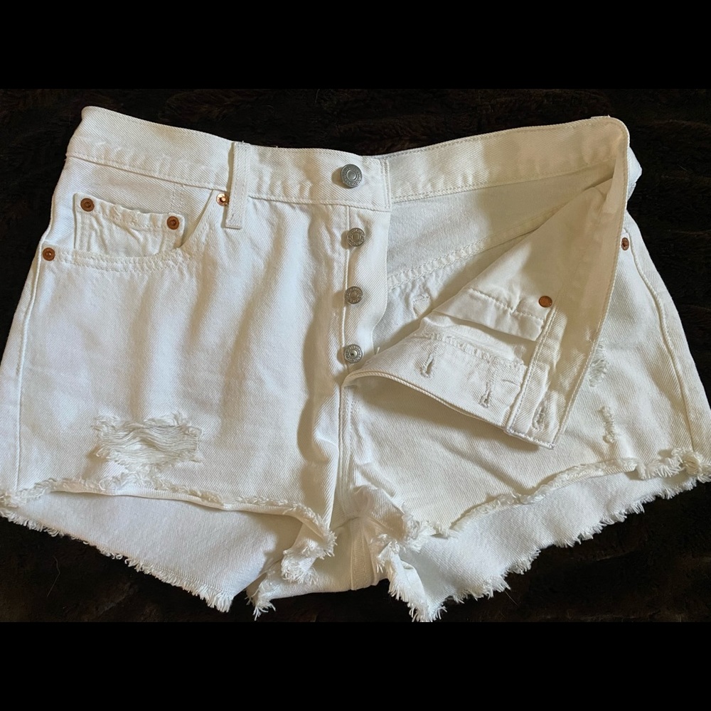 Levi’s 501 high rise shorts- White